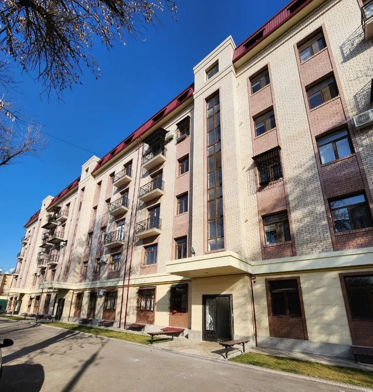 Продается 3-комнатная квартира с подвалом на Чиланзаре-19 СРОЧНО