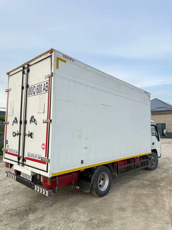 Продаётся Isuzu 5-тонник 4
