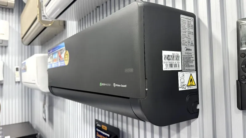 Новинка Кондиционер Midea Naomi Pro 9000btu. Midea Naomi Pro 9 — фото 1
