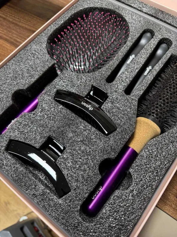 Dyson набор расческа для волос оригинал — фото 1 Dyson набор расческа для волос оригинал — фото 1