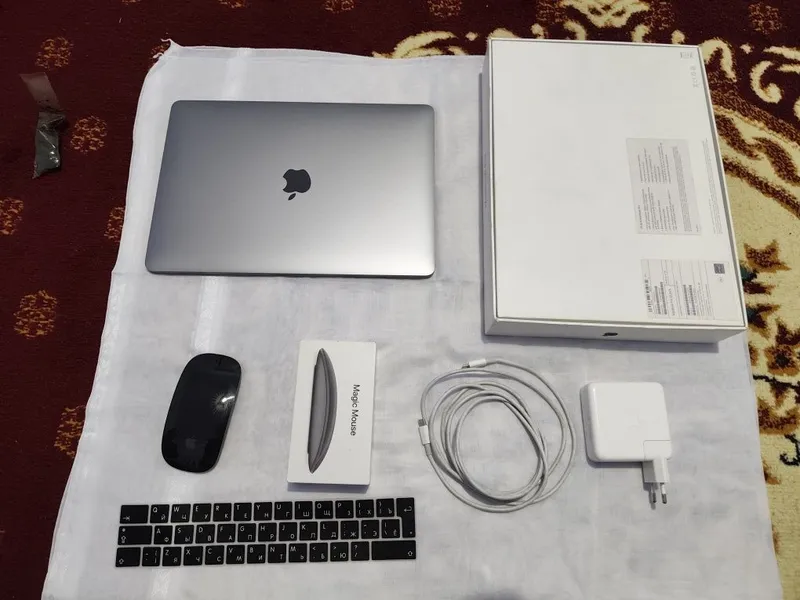 MacBook Pro sotiladi zudlik bilan arzon narxlarda.