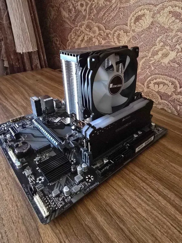 Gigabyte B760/i5 13400f/Cooler Jonsbo RGB/Corsair Vengeance PRO 32gb