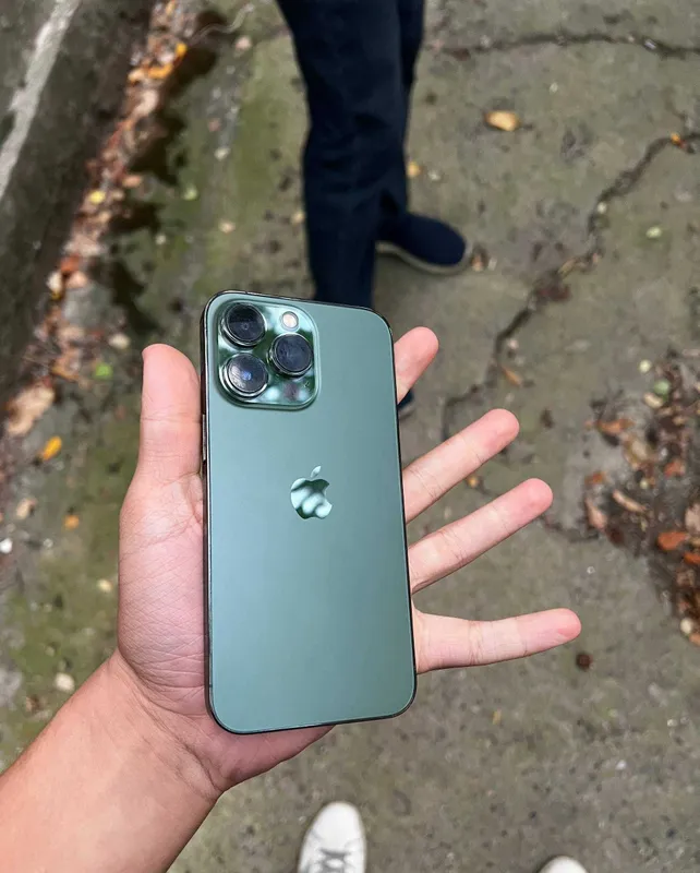 iPhone 13 Pro зелёный iPhone 13 Pro зелёный