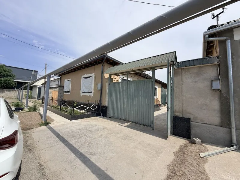Sirdaryo shahar taselmajda 5.50 soth uy sotiladi