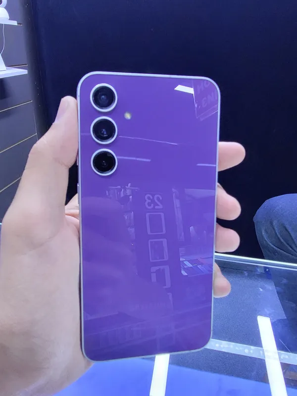 Samsung S23Fe 1 Samsung S23Fe 1