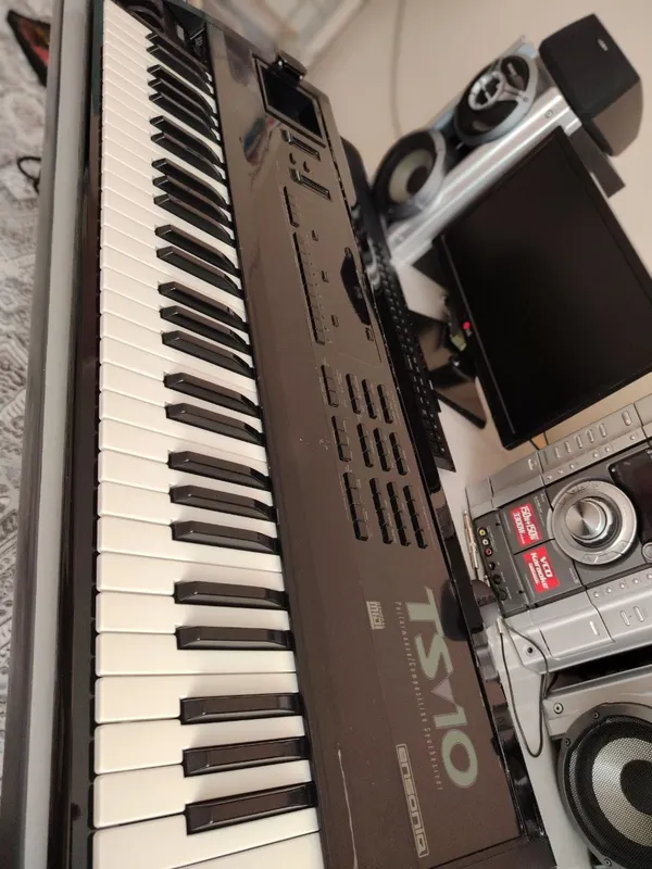 Ensoniq Ts-10 sotiladi Holati yangi — фото 1