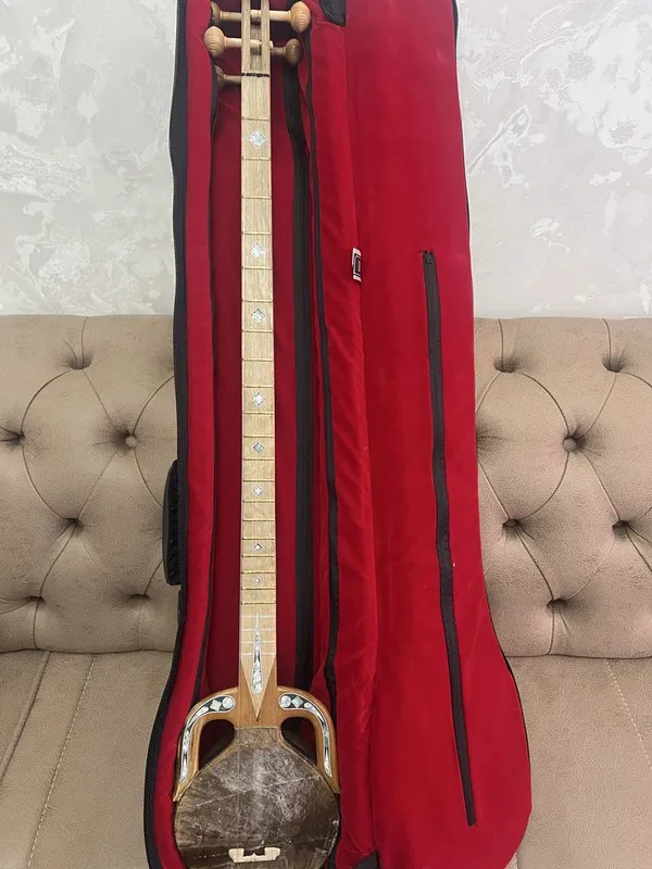 Qashqar rubob soiladi