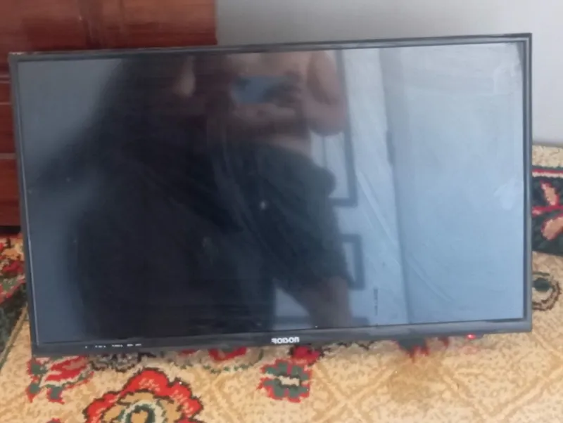 Roison 32 dyuym led televizor sotiladi televizor yaxshi holata toza 7 Roison 32 dyuym led televizor sotiladi televizor yaxshi holata toza 7