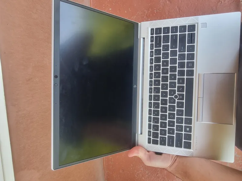 HP elitbook 3