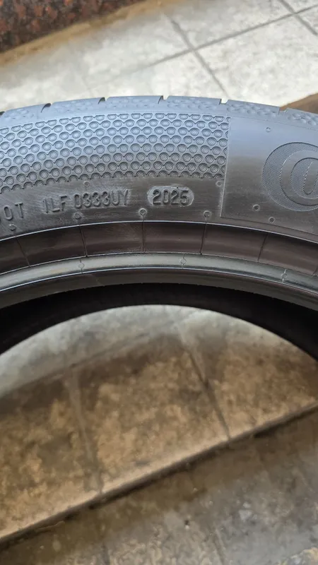 275/45/R22 Continental 3