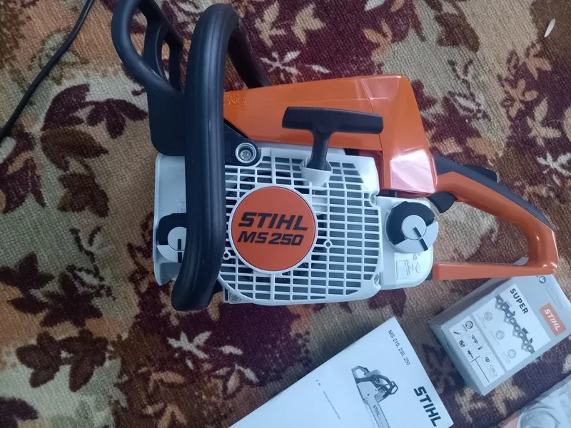 Benzopila STIHL MS 250 3 Benzopila STIHL MS 250 3