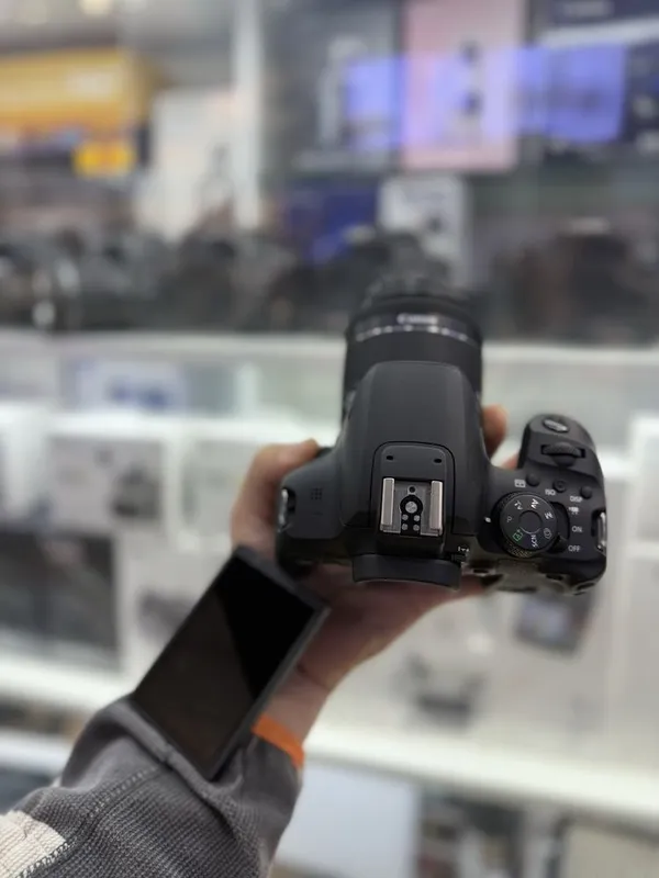 Canon 850D 18-55 is ii 3