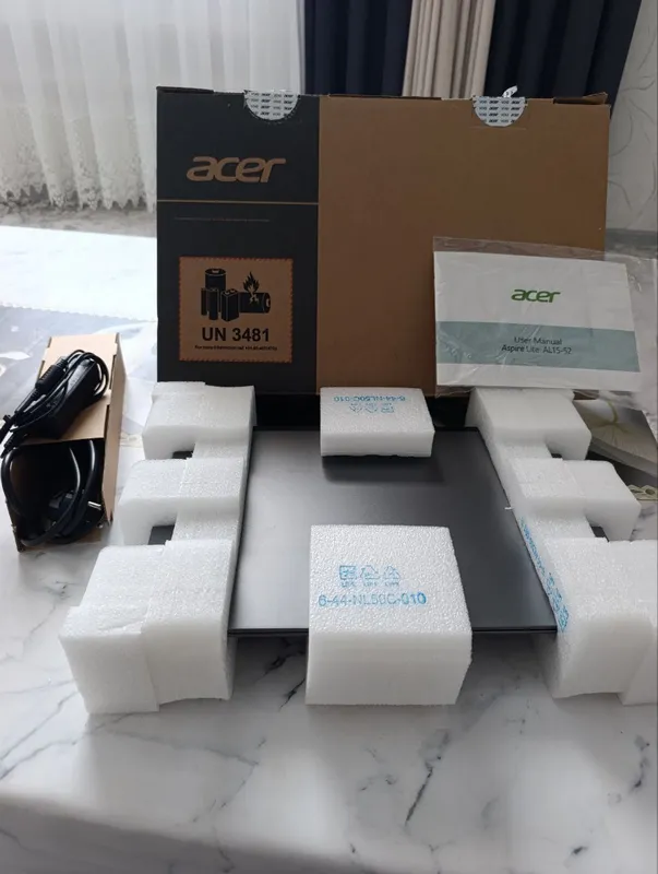 Notebook,Acer i3, Pamiti 8/512,ozgina ishlatilgan — фото 2