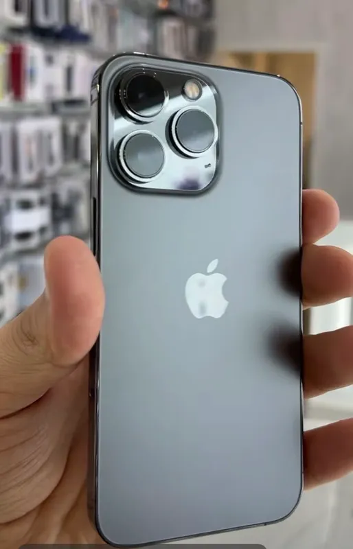 iphone 13 pro 256 gb 70  karopka bor 400$