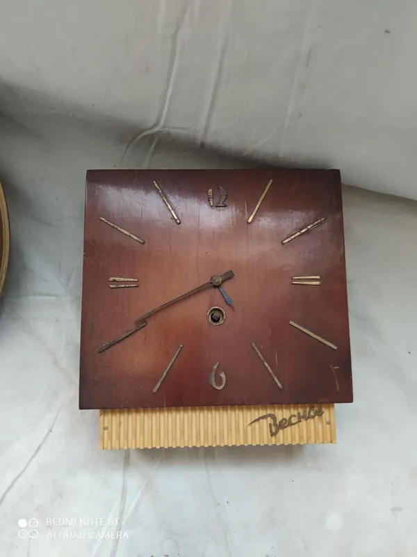 продам часы времён СССР 3 продам часы времён СССР 3