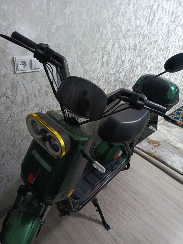 skuter elektron
