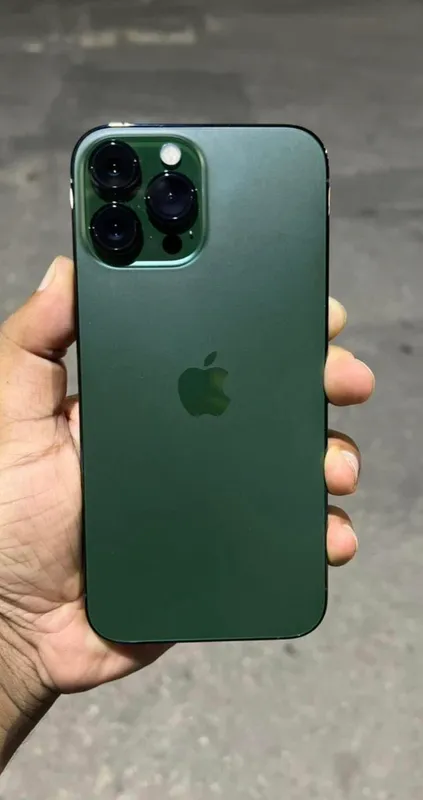 Iphone 13 pro max ideal ochilmagan karobkasi yoq 3