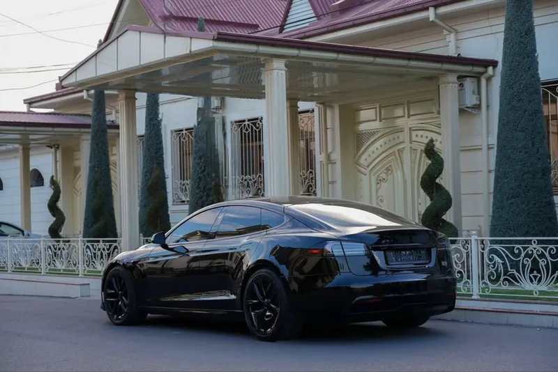 Tesla model S 672км — фото 2