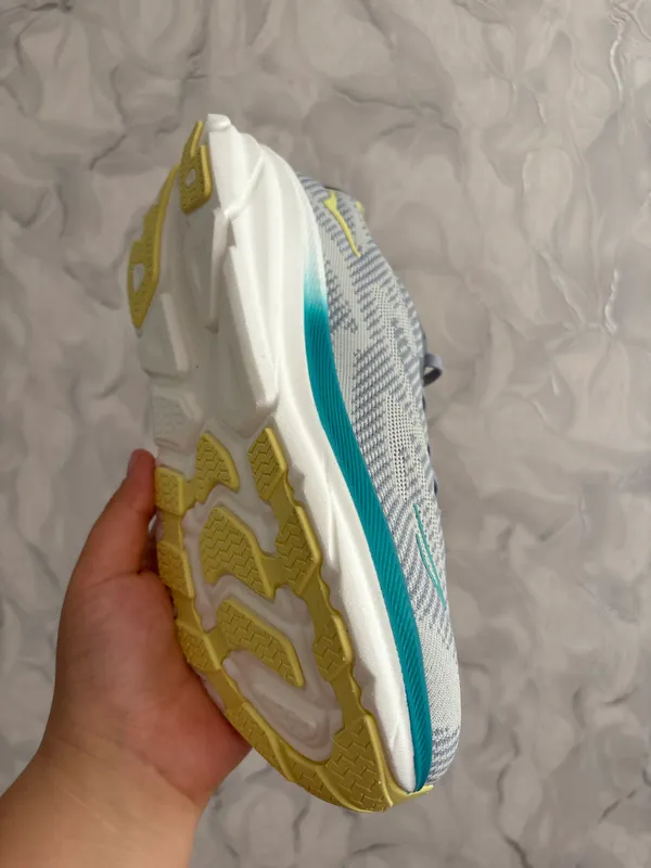 Hoka orginal 40 size 2