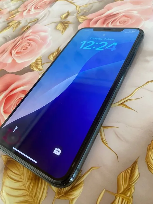 Iphone 11 pro max sotiladi srochna — фото 3