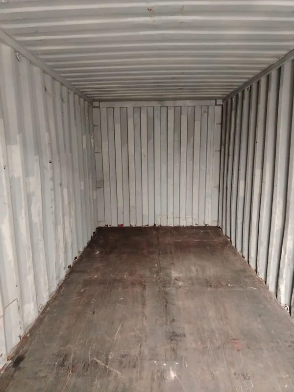 Konteyner 6 m, balandligi 2.60, 670.700. 7