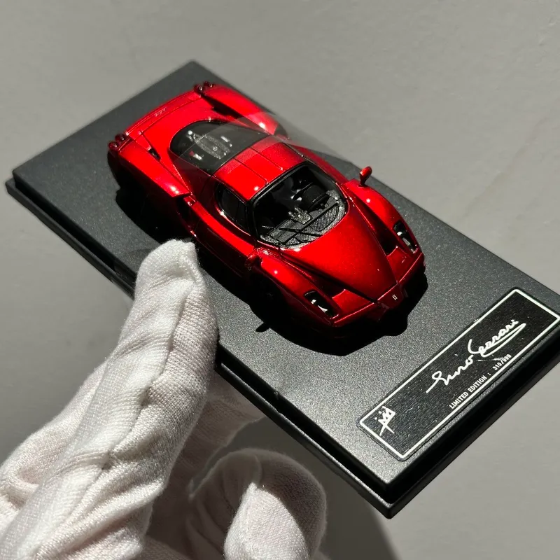 1:64 Ferrari Enzo машинка, коллекционное авто 4 1:64 Ferrari Enzo машинка, коллекционное авто 4