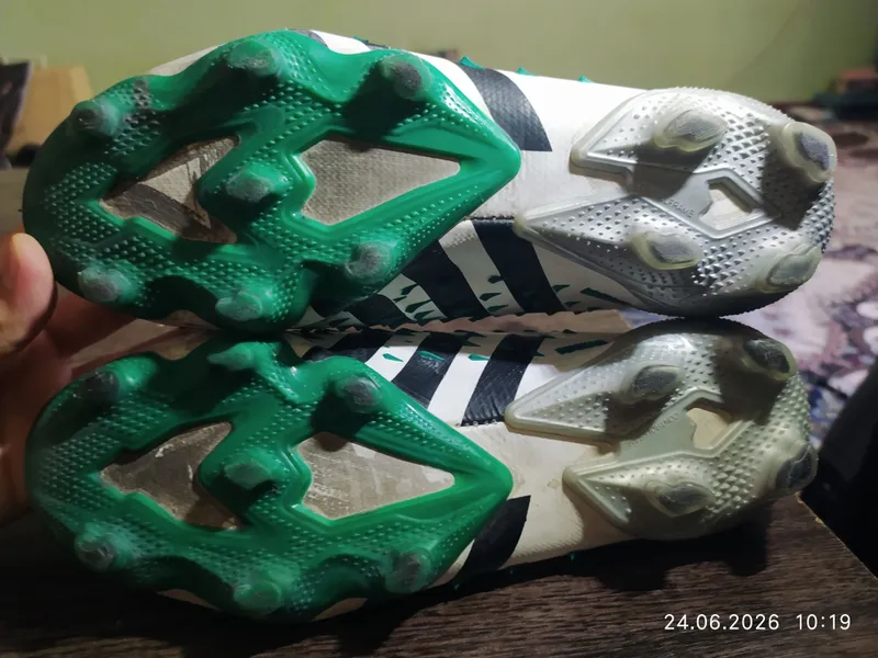 Футбольные бутсы adidas predator, состояние очень отличное 2 Футбольные бутсы adidas predator, состояние очень отличное 2