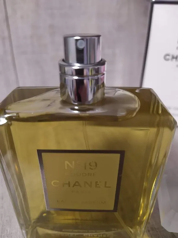 Chanel No 19 Poudre Chanel оригинал — фото 2