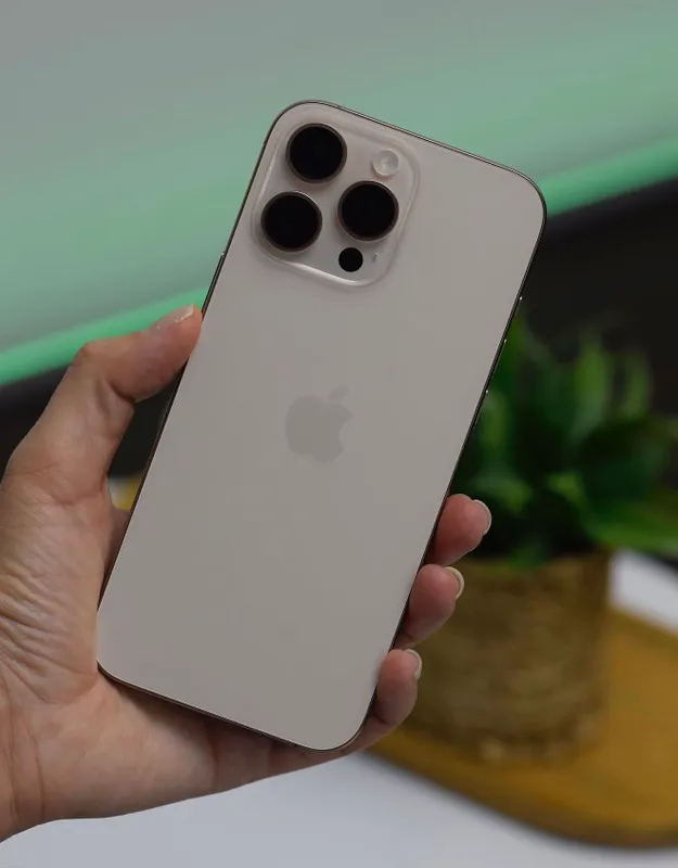 iPhone 16 ProMax 256Gb Desert, аккумулятор: 90% Договоримся 1