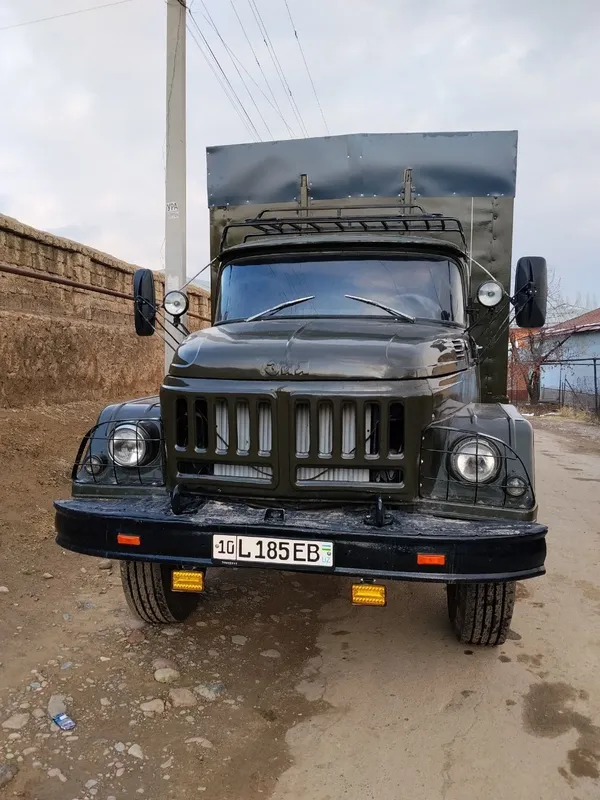 Sotiladi Zil 131