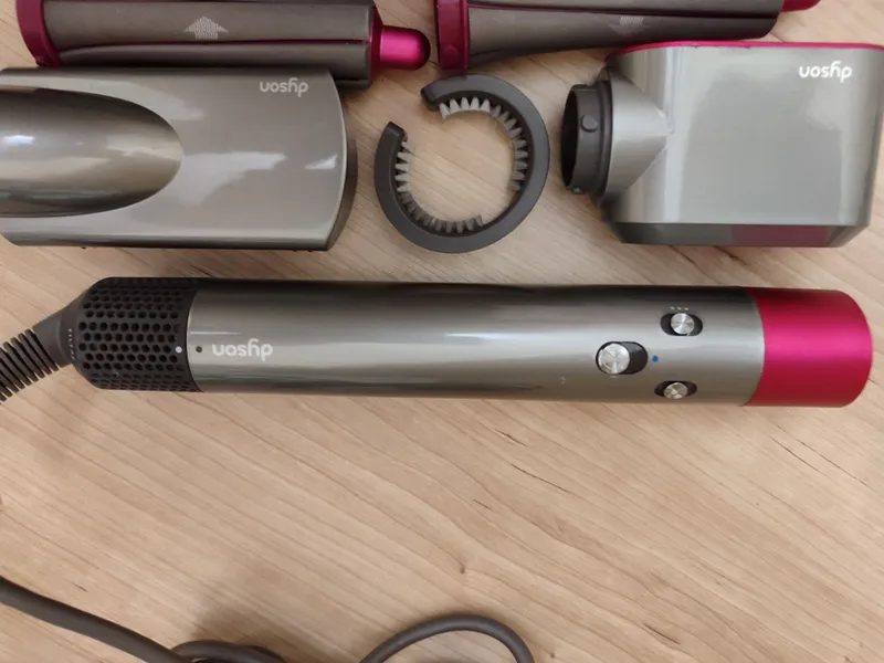 Фен для волос Dyson