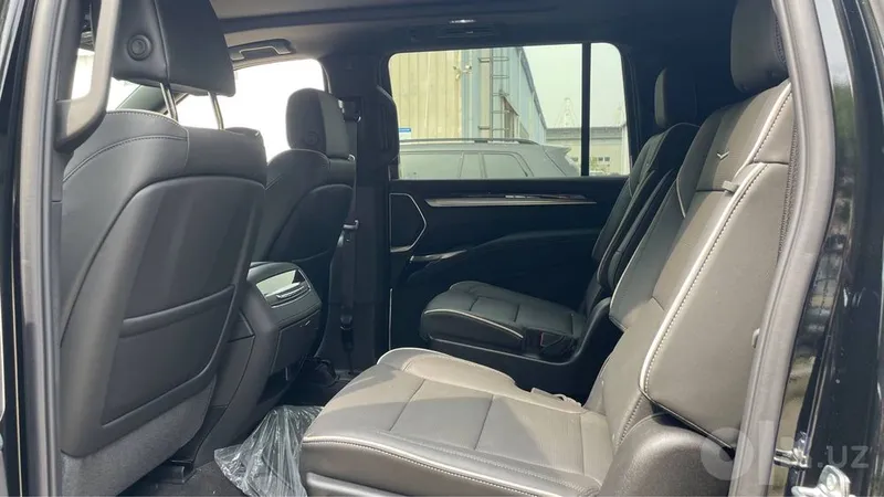 Cadillac Escalade ESV Long 2026 8 Cadillac Escalade ESV Long 2026 8