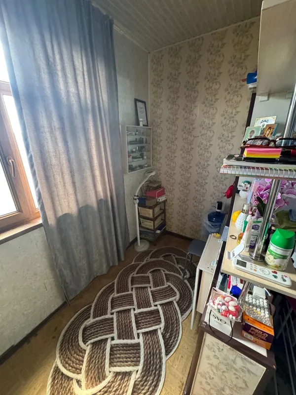 1/4/4 Aviatorlar-2, Kadysheva bozori yonida, 1,5*6 balkonli sotiladi 3