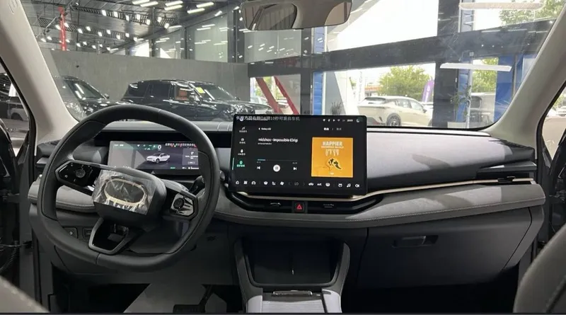 lynk co 06 mashinasi garantiya bilan 2