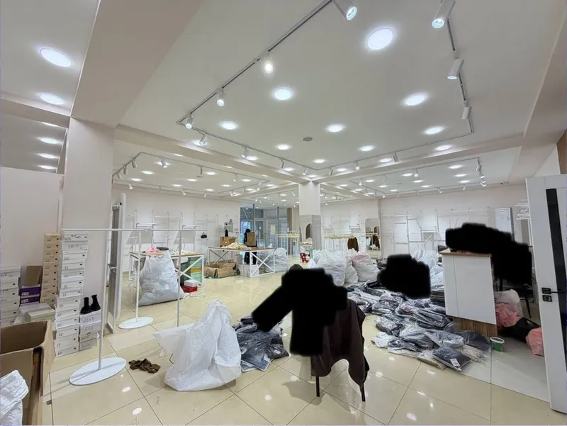 Срочно Аренда Showroom 1 линия Место с высокой проходимостью