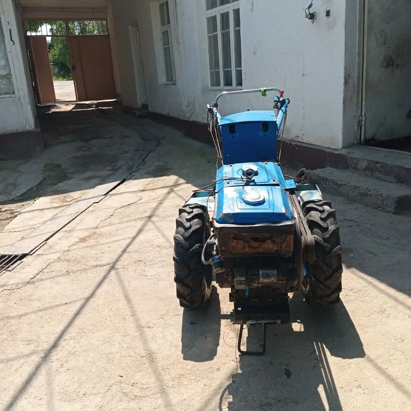 Mini traktor kutuvator