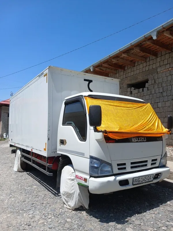 Isuzu sotiladi 5 ton 2 Isuzu sotiladi 5 ton 2