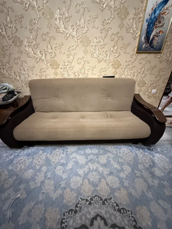 Kreslolar bilan divan 1 Kreslolar bilan divan 1