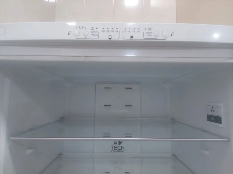 Холодильник Hotpoint Ariston 3
