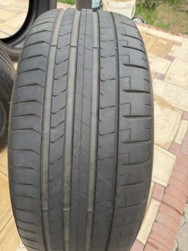 Балон сотилади Pirelli 265/45 R21 биттасида шилинган жойи бор — фото 1