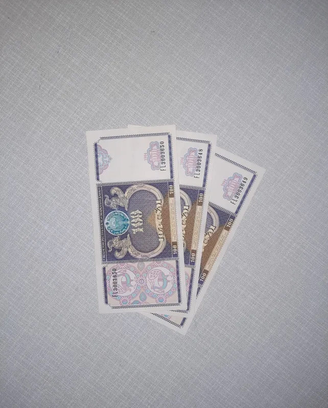 Kolleksiya uchun 100 so‘mlik 7 ta banknota 1 Kolleksiya uchun 100 so‘mlik 7 ta banknota 1