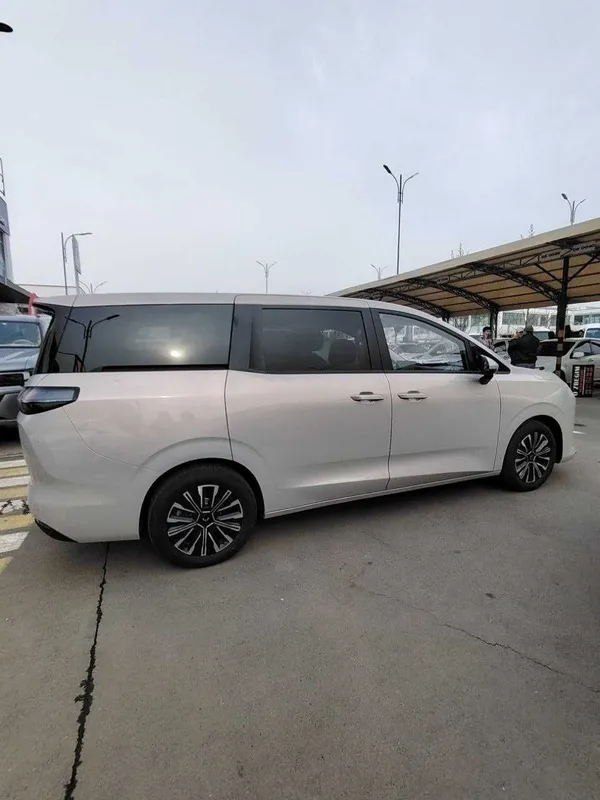 Продаётся Wuling Starlight 730 (ELEKTRO 530 запас хода) — фото 2