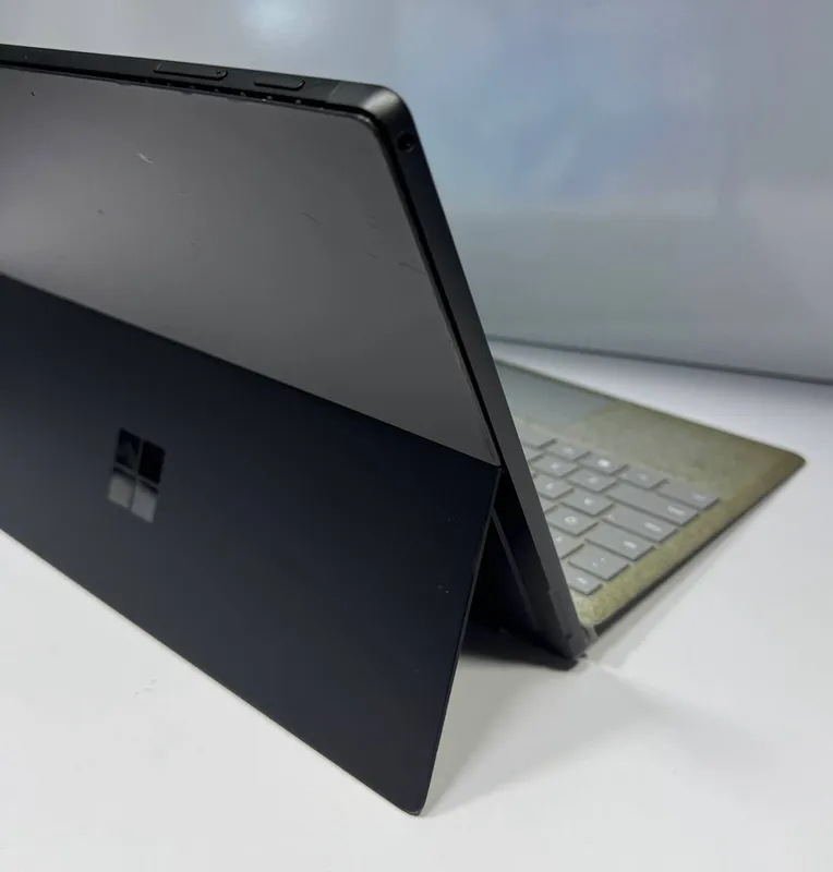 Microsoft Surface 6 Microsoft Surface 6