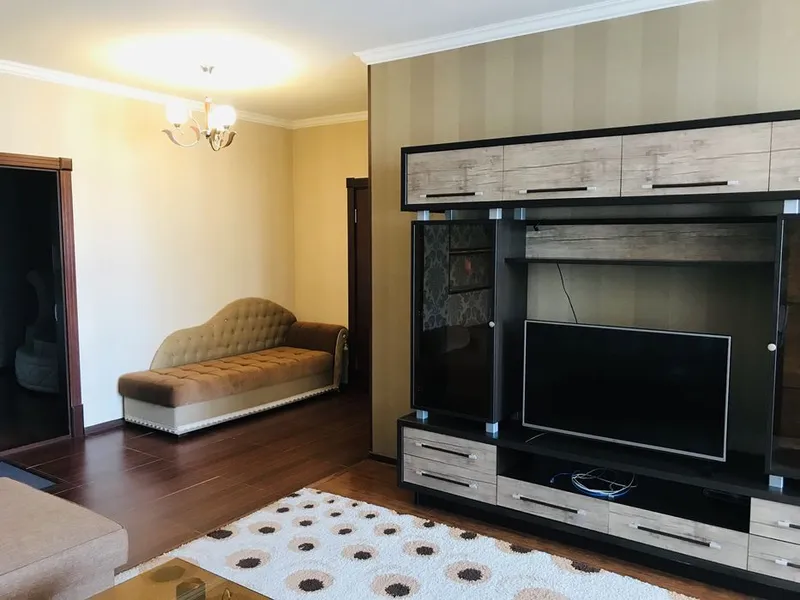 3-комнатная квартира, 80 м², 4/8 этаж — фото 1
