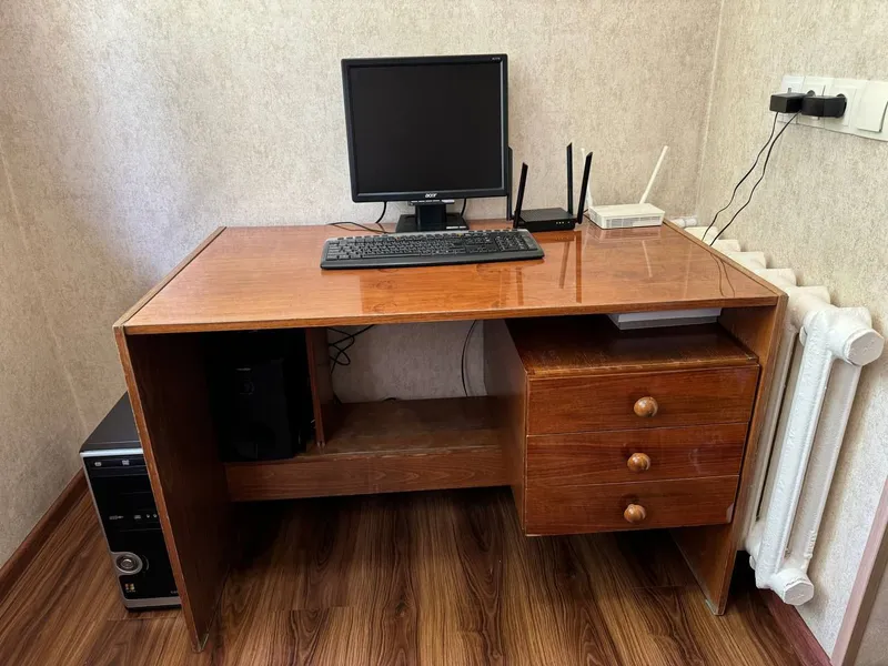 Продается стол и компьютер