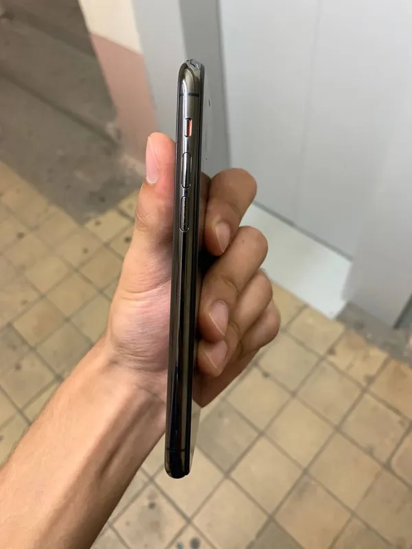 Iphone 11 pro черный 4