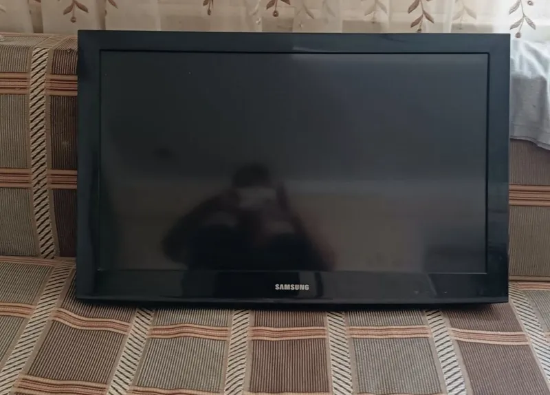 Телевизор SAMSUNG, диагональ 32,не смарт,700000сум.б/у.
