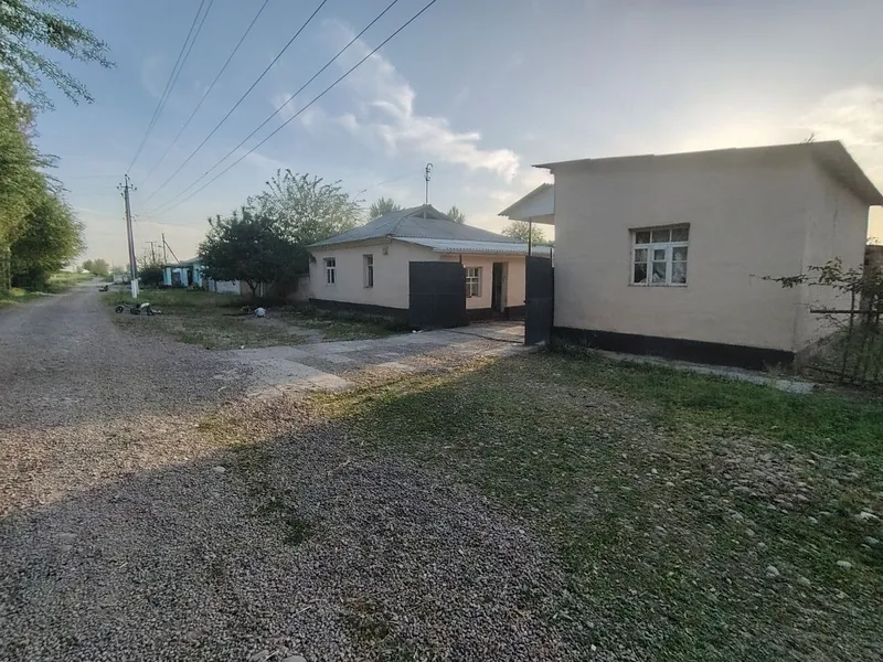 Xovli uy sotiladi