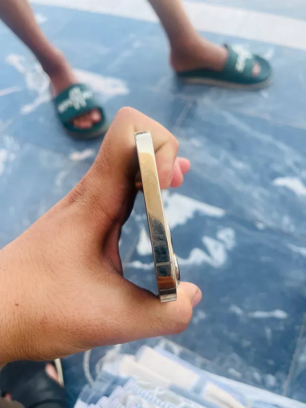 Iphone 12 pro max 4