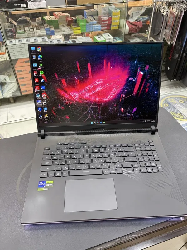 Asus Rog Strix Scar G18 2 Asus Rog Strix Scar G18 2